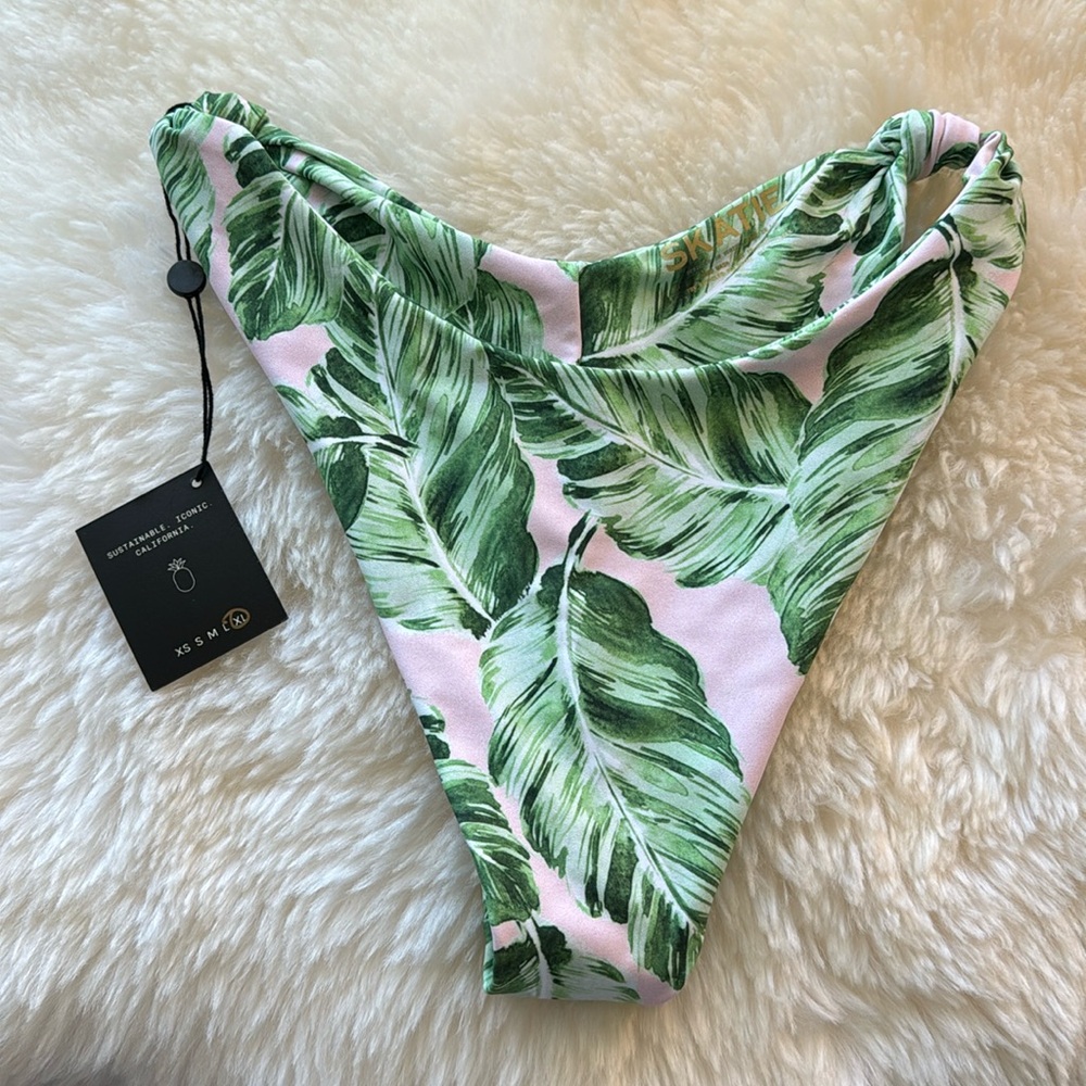 XL NWT skatie salty suzanne leaf print Beverly rodeo bottom
